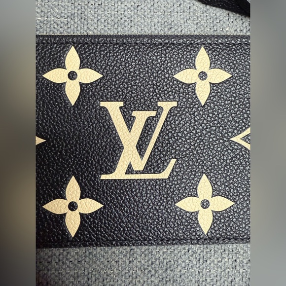 Louis Vuitton Felicie monogram empreinte bicolor zippy pouch - Picture 4 of 6